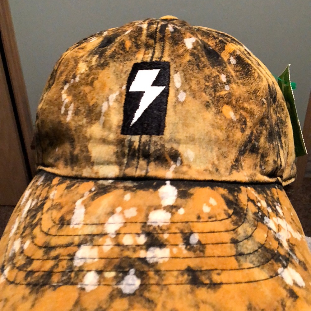 Bolt hat       P.s sorry for high Price need $10